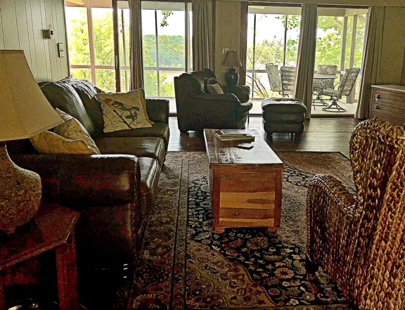 Effie's -  An inviting home with lovely views of Table Rock Lake - Image 1