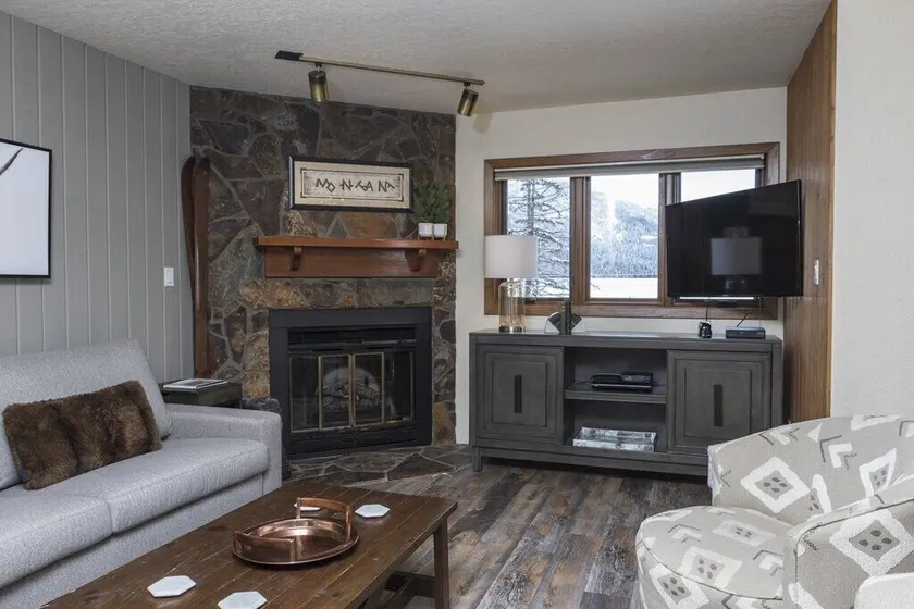 Bright, Modern On-Mountain Condo - Image 1