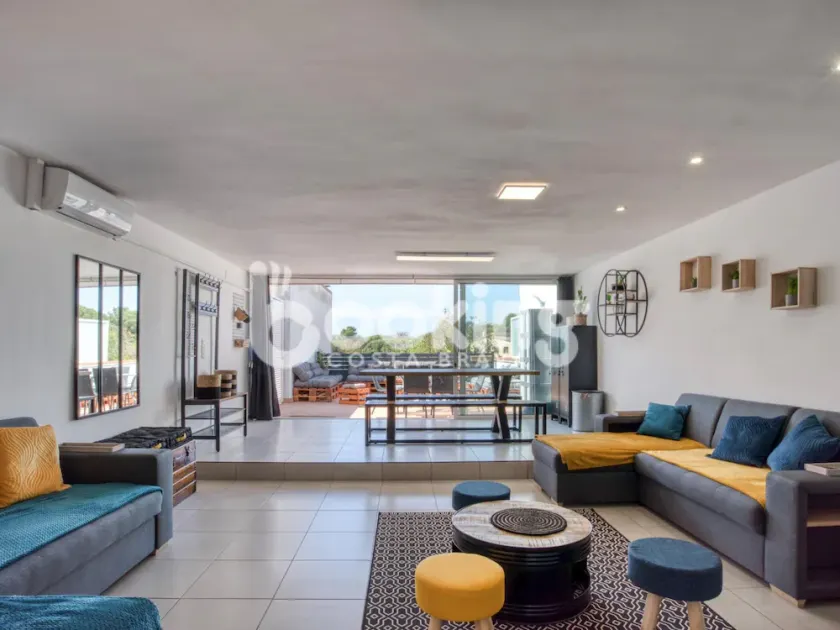 APPARTEMENT RÉNOVÉ AVEC GRANDE TERRASSE POUR 4 PERSONNES - Image 1