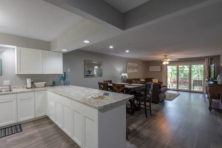 2-BR Updated WALK-IN Condo ~ 2 Pools ~ Near the Strip ~ FREE TICKETS INCLUDED! (FHC-13) - Image 1