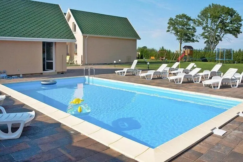 Sommerhus ved Jamno Sø med Pool - Image 1