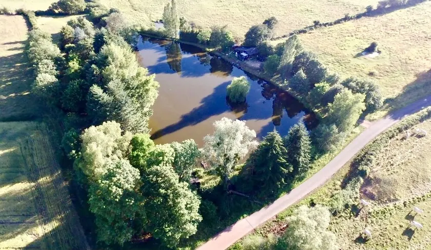 Pond-side cottage, fishing and private rental! - Image 1