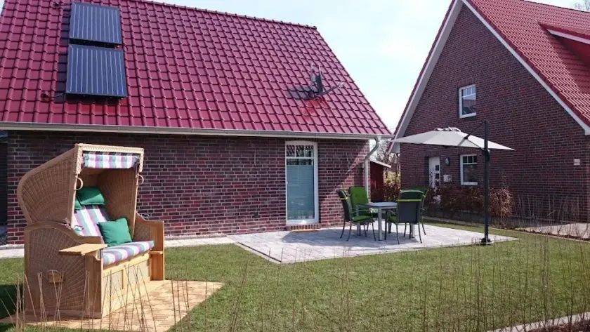 Schönes Ferienhaus mit Privatstrand am Badesee - Image 1