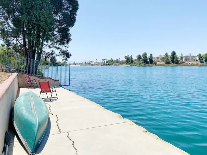 ☀Backyard Canal Access☀ Kayak + 5 Bedroom Home! - Image 1