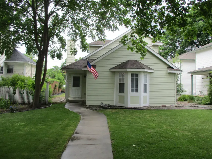 Great Mid-to-Downtown Location only 30 menuets to Glacier National Park! - Image 1
