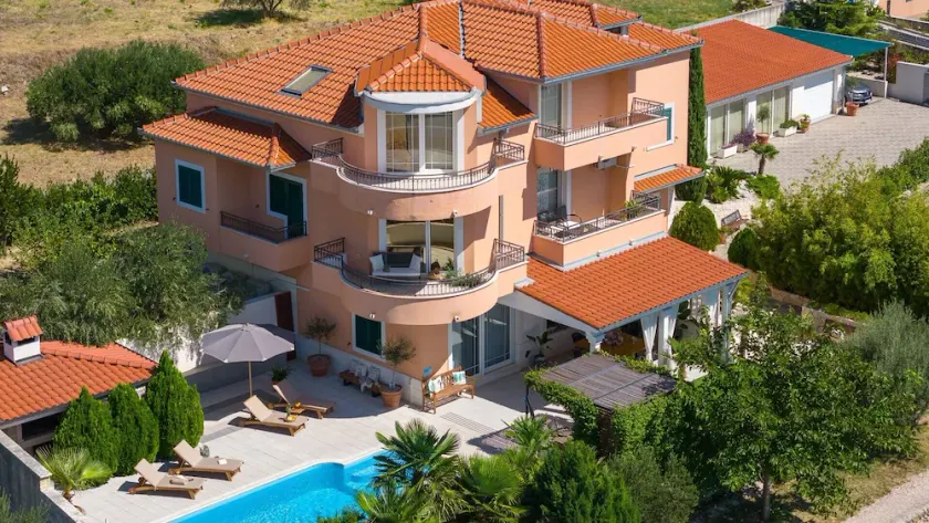 Villa Anita mit privatem Pool, Fitnessraum, 6 Schlafzimmer, Meerblick - Image 1