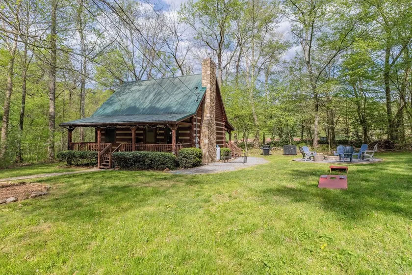 Creekside, Hot Tub, Fire Pit, Fireplace, Quiet, Easy Access - Image 1