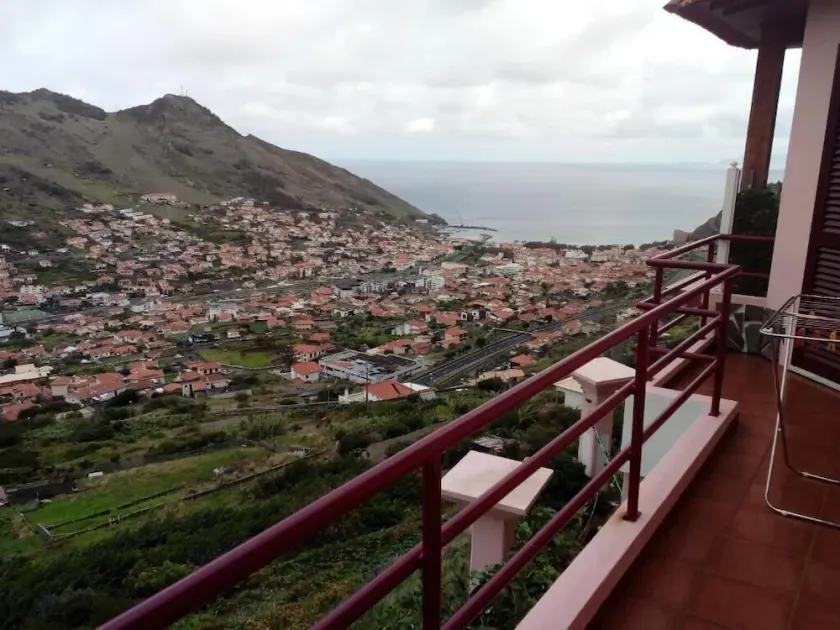 Pink House (Machico) - Image 1