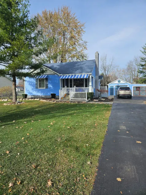 Blueberry Hill...sweet 3 bedroom vacation home in beautiful St. Clair. - Image 1