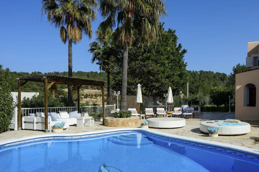 VILLA CAS PUIG Two houses in 1 !!!!  with 2 full kitchen, air conditioned in all the rooms! - Image 1