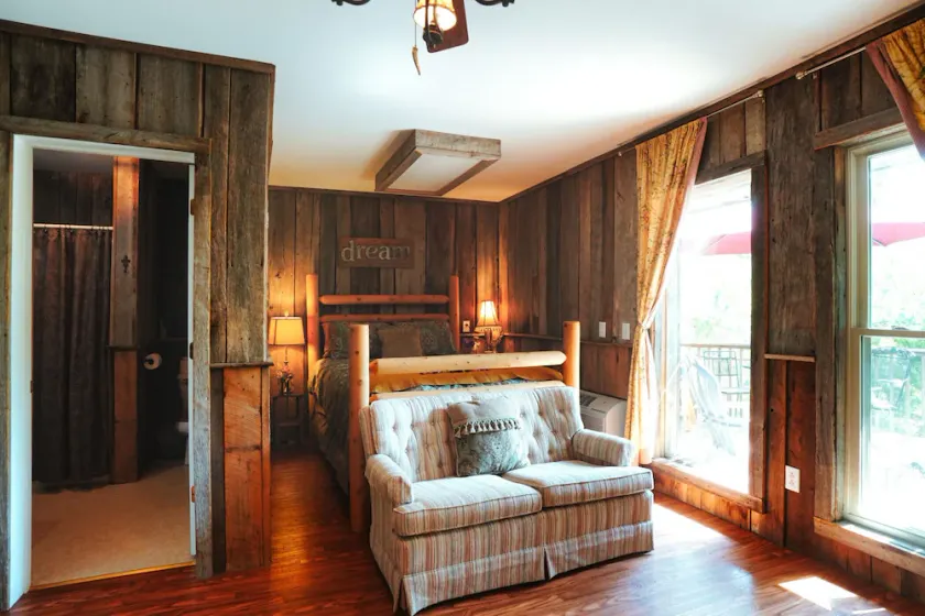 Baum Fort Balkon Suite - Image 1