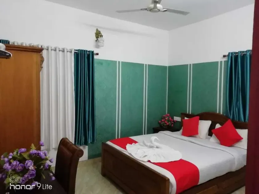 Linten Holiday Resort, Property set in 4.7km from MUNNAR Town 2 - Image 1