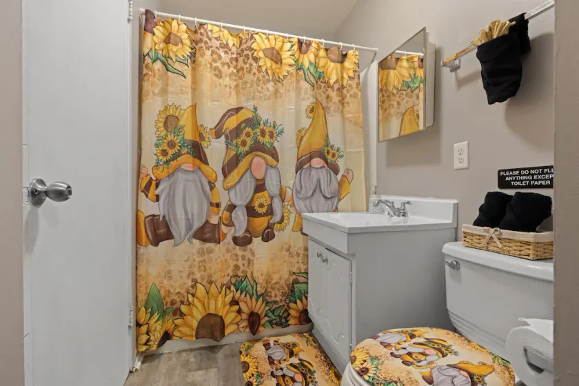 Groups/Contractors/Retreats Sleeps 6/WIFI & Parking - Image 1