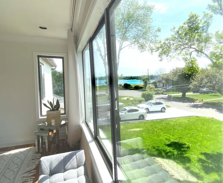 Huge 4 br home waterfornt view-walk to Cummings beach/40 min to NYC - Image 1