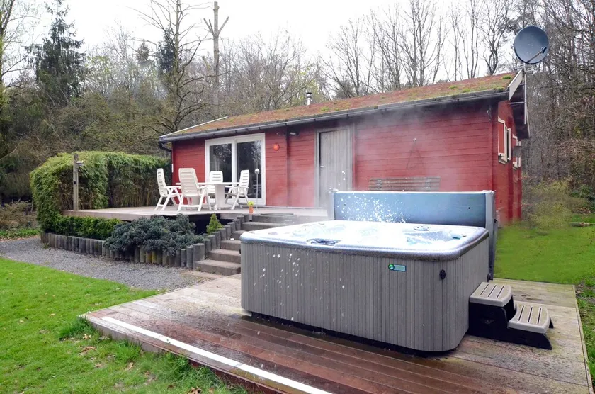 La Dolce Vita cosy chalet in the middle of nature with sauna and jacuzzi - Image 1