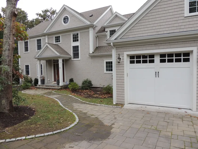 Cotuit Home with an Inground Pool less One Block from the Beach - Image 1