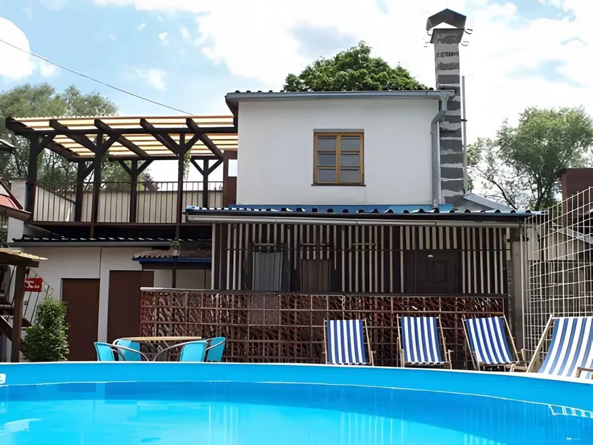 Ferielejlighed med terrasse, pool og bordtennis - Image 1