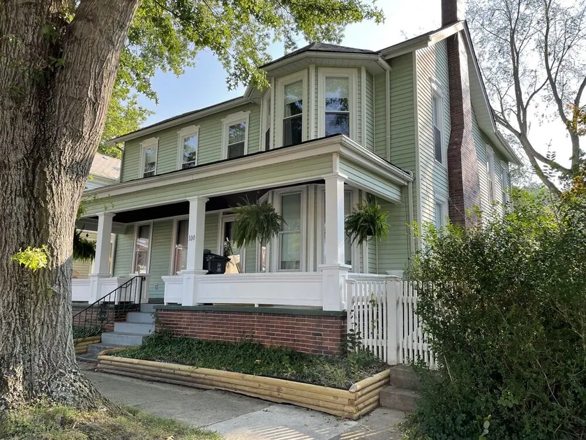 Beautiful 1850 Inn  Nelsonville near Hocking Hills - Image 1