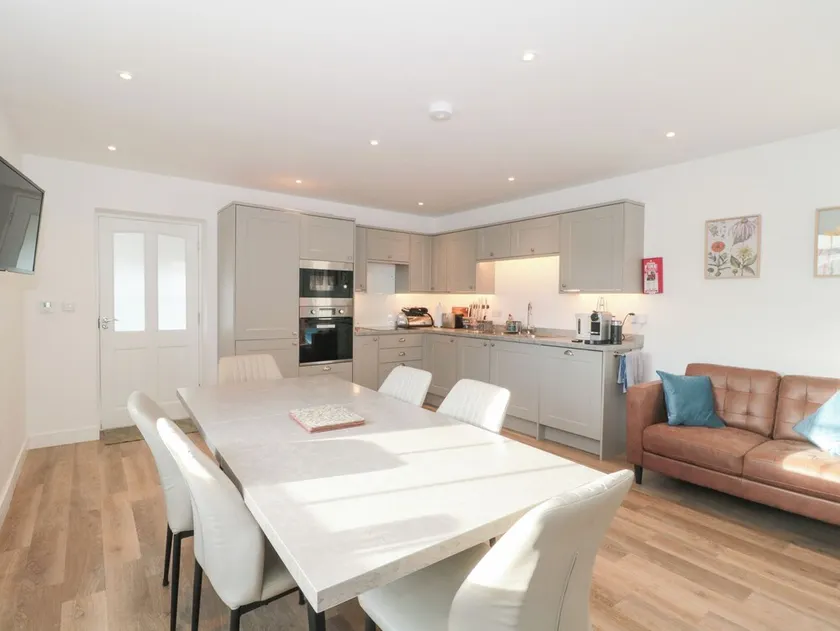 Wellinghill Cottage - Image 1