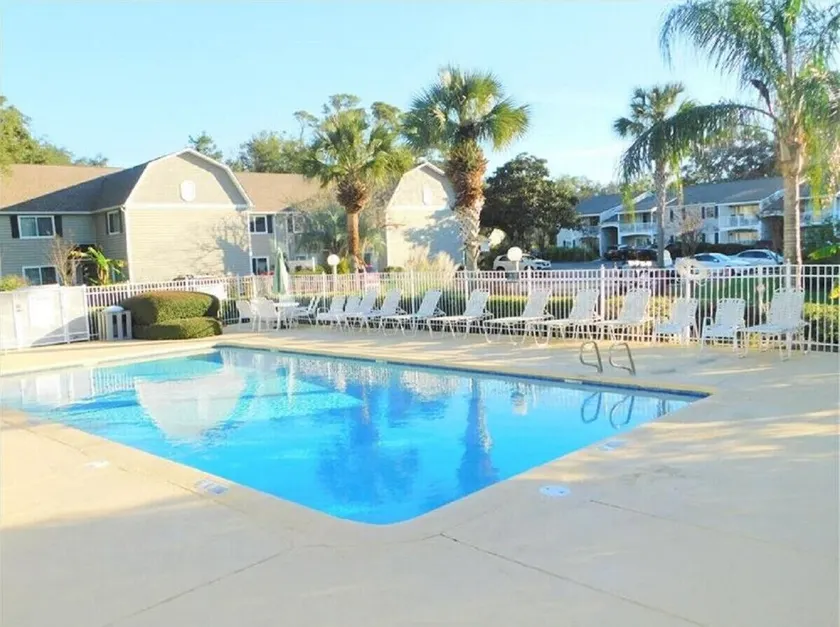 K5 corner townhome next to lake, tidy and ready for your vacation! - Image 1