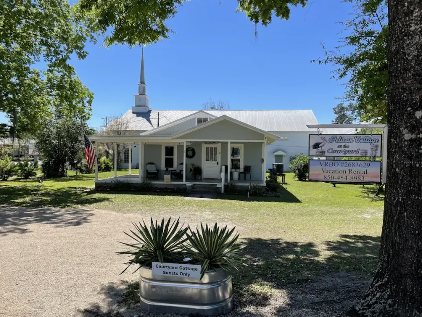 Enjoy Crawfordville at the Courtyard’s Pelican Cottage. - Image 1