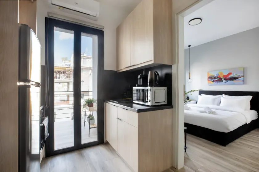 Sway - Chic 1-Bedroom Apartment & Balcony in Athens - Image 1