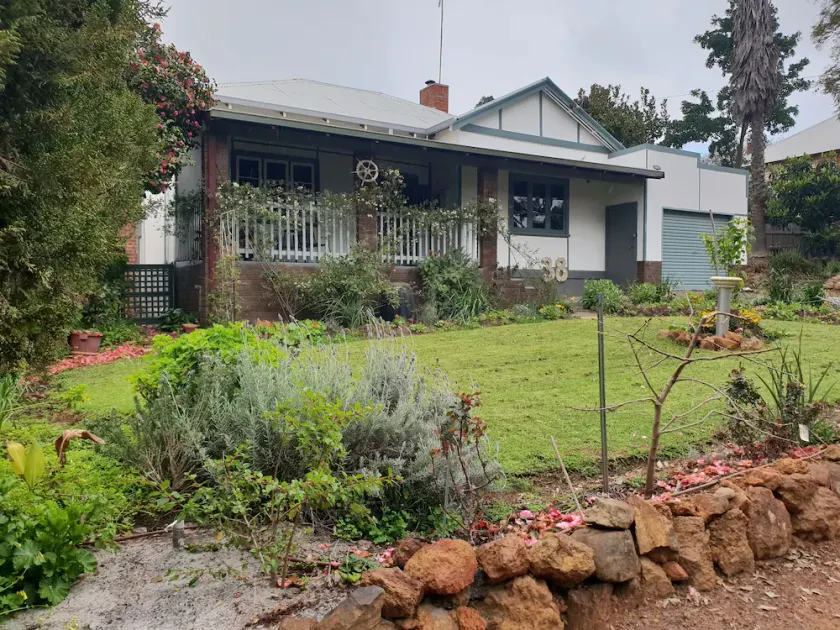 Central Bridgetown 2 bedroom cottage - Image 1