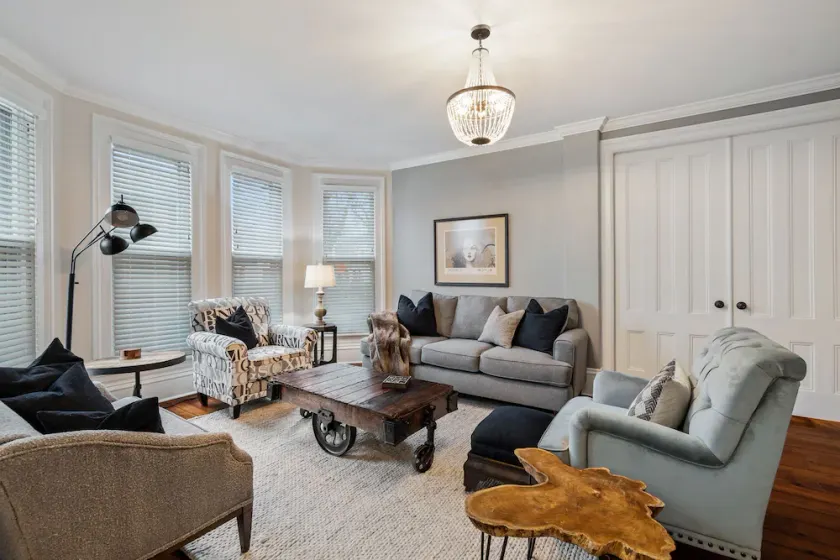 Luxury 2Bed 2Bath Apartment in Heart of Historic Pittsford Village - Image 1
