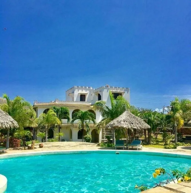 Lighthomez Villa Resort - Image 1