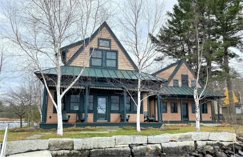 Find Your Bliss at this Private and Captivating Lakeside Retreat - Image 1