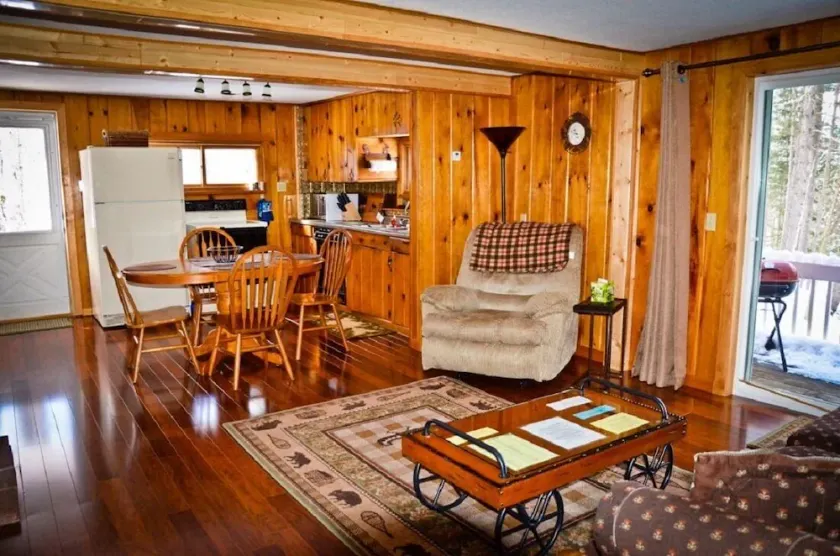 Knotty Pine - Image 1