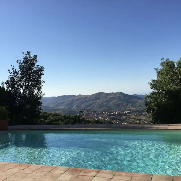 Villa with heated pool - Image 1