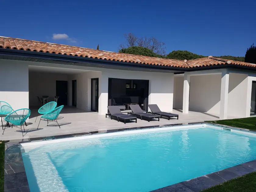 In the Var, in Figanières, a new villa in the countryside with a heated pool - Image 1