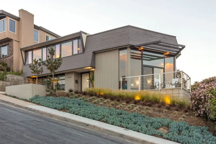 Renovated Mid-Century Mod Home with Spectacular Views in Point Loma (Spa & A/C) - Image 1