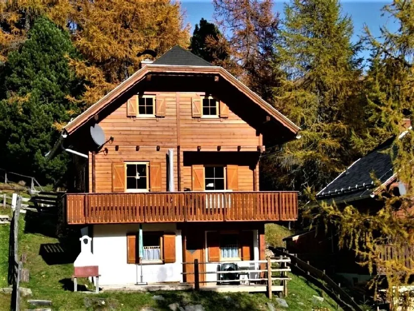 Familjevänligt, rustikt Almhaus i bästa läge med bastu - Image 1