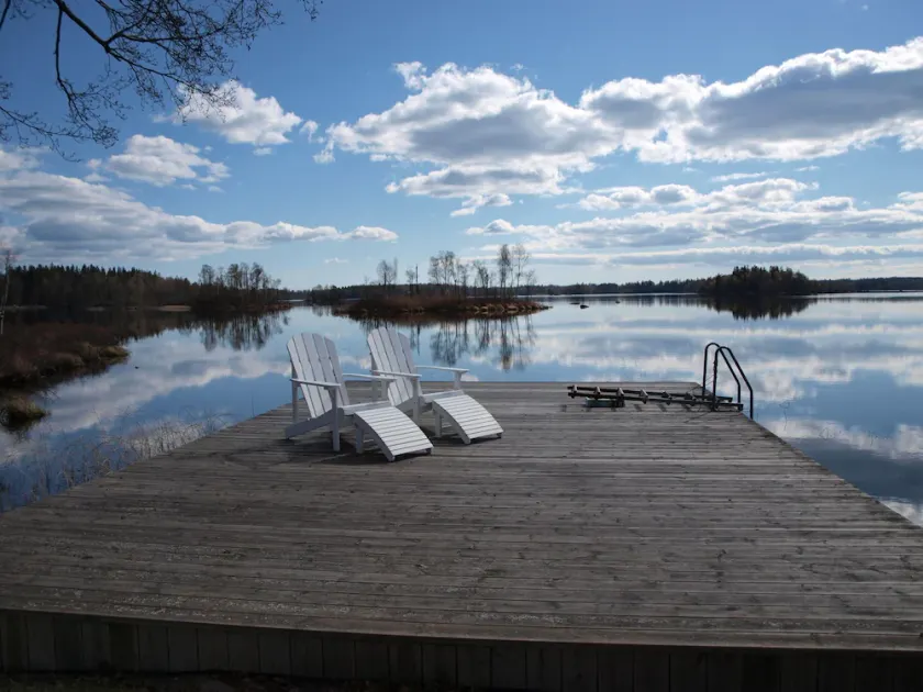 Idyllisches Ferienhaus am See (Westuferlage) mit eigenem Steg und Boot - Image 1