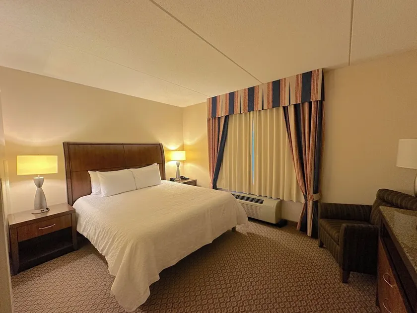 Arnot Grand Hotel & Suites - Image 1