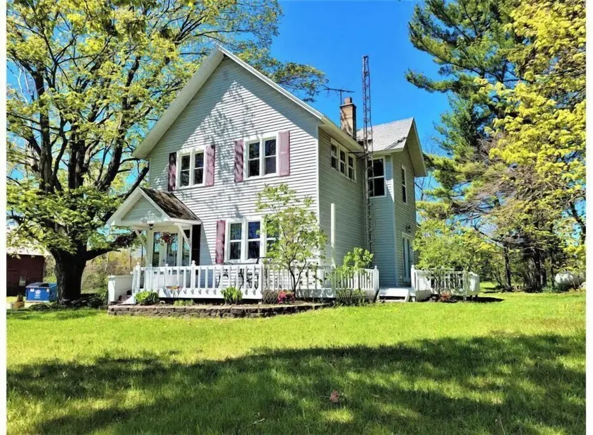 Charming Farmhouse in the Orchards near Lake Mich! - Image 1