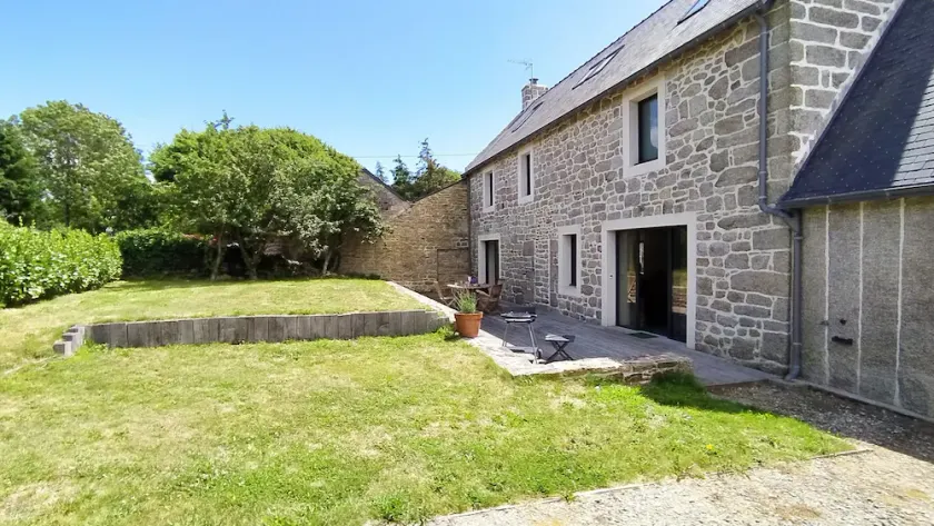 Family home between the countryside and the sea, 800 m from the beach - Image 1