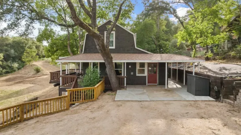 2 Bedroom Cabin in the Woods - Image 1