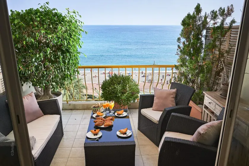 Sunlight Properties - "Maryland " - Sea Front - Image 1