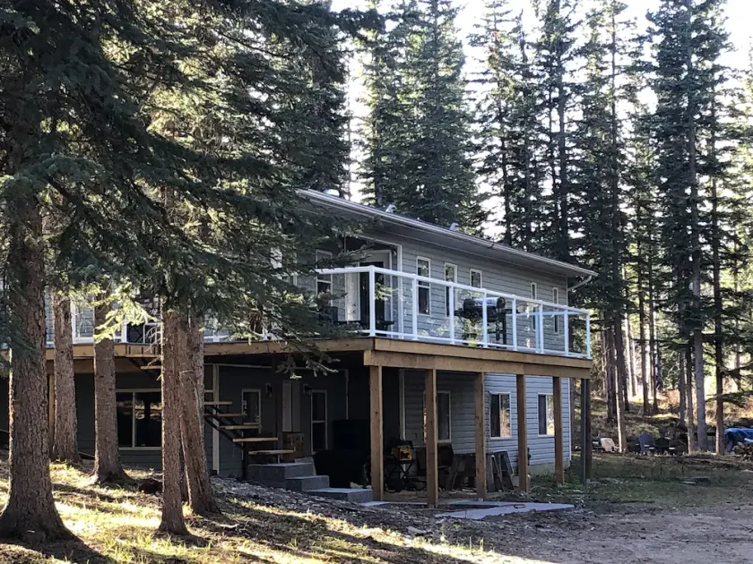 Country living in town limits - Image 1
