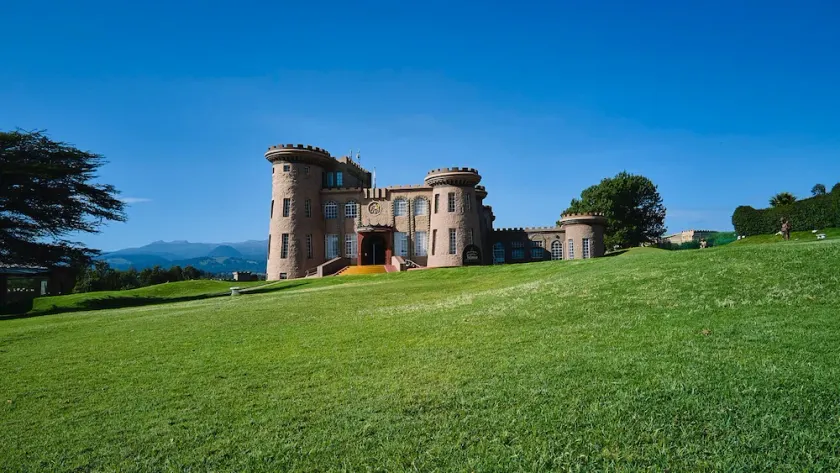 Tafaria Castle & Center For The Arts - Image 1