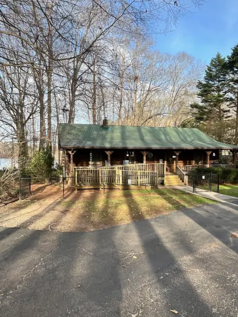 FALL SPECIAL - The water is low, but the cabin is still peaceful & beautiful! - Image 1