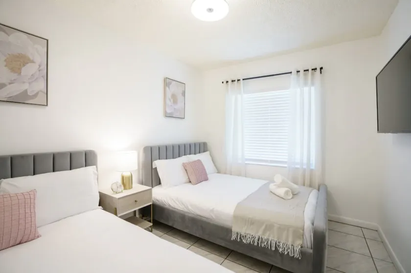Modern 2 Bedroom in the Heart of Wynwood Art District - Image 1