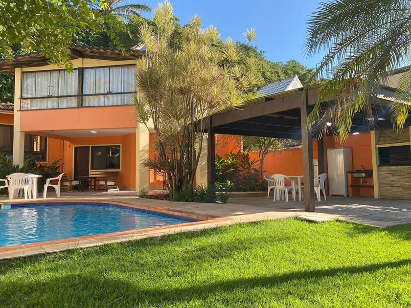 Beachfront house with 4 suites, barbecue area and swimming pool in Porto Seguro. - Image 1