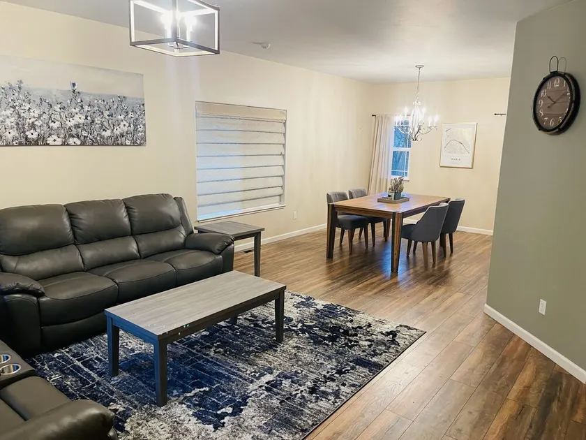 Cozy Home in Grass Valley - Image 1