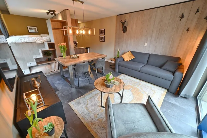 Modernes Apartment mit Terrasse - Image 1