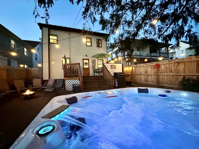 Wowza! Hot Tub, Theater Room + Stock Tank Pool 15 Minutes To Hershey Attractions - Image 1