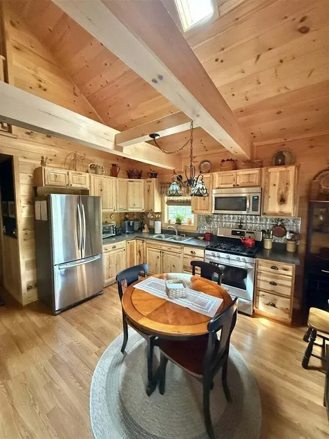 Bald Pate View Limit 6 2 Bedroom Cottage - Image 1